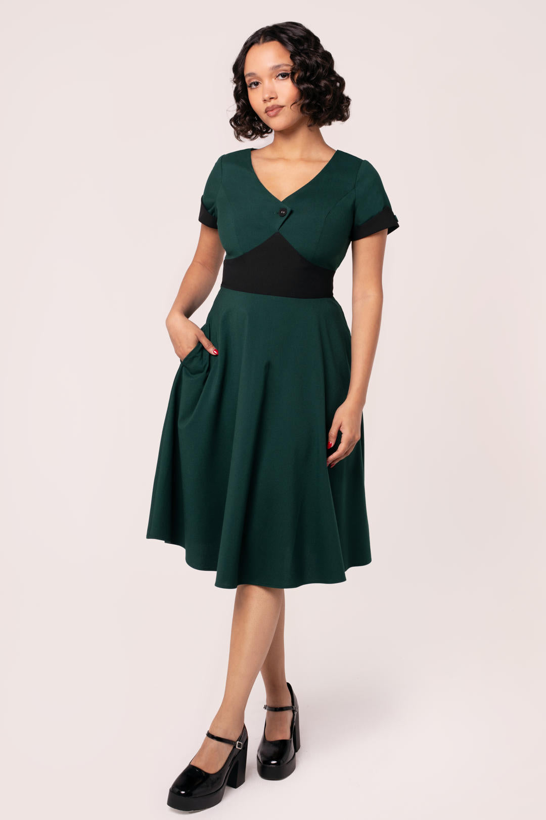 jessica rabbit green dress The fitted bodice shapes Größe:Size 22W Tiana's Closet Yvonne Empire Denim Blend