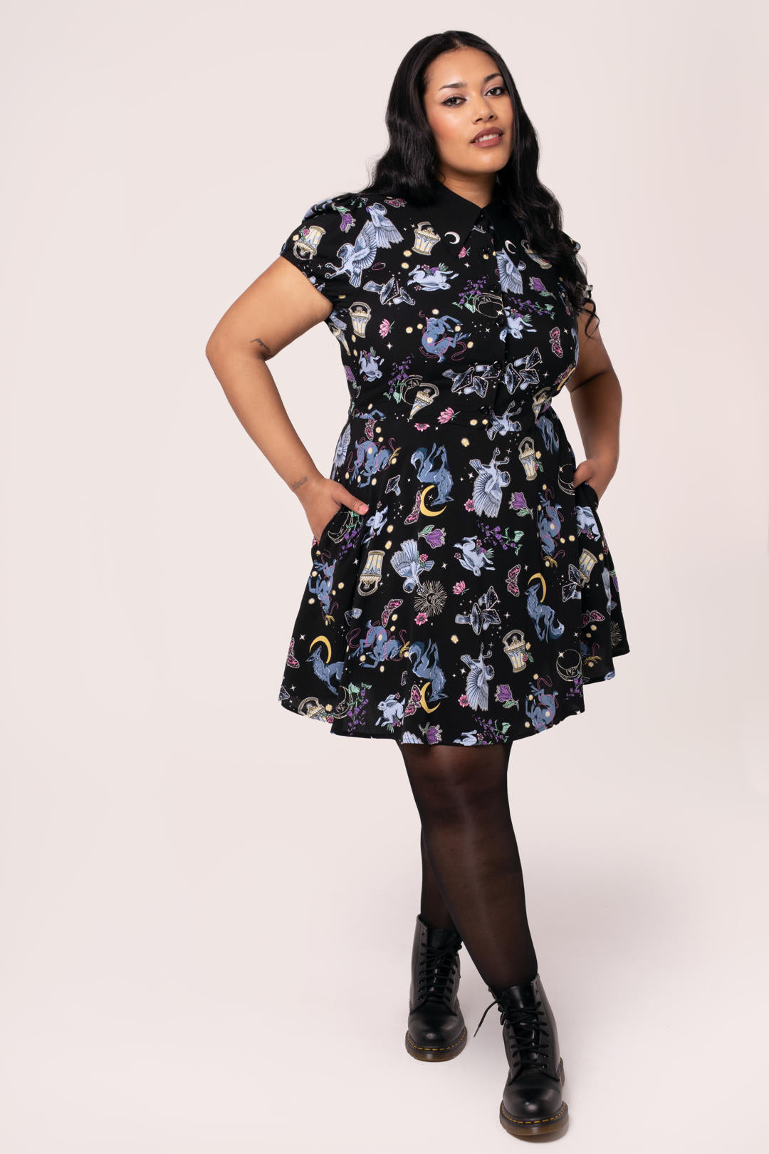 Minikleid im Mondlicht