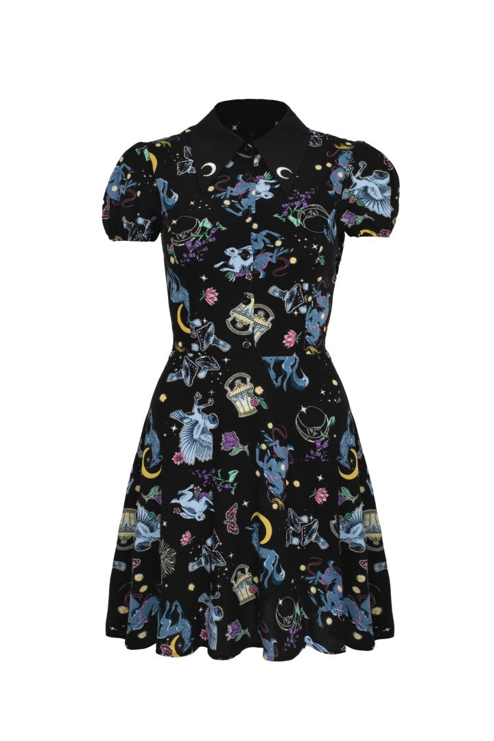 Minikleid im Mondlicht