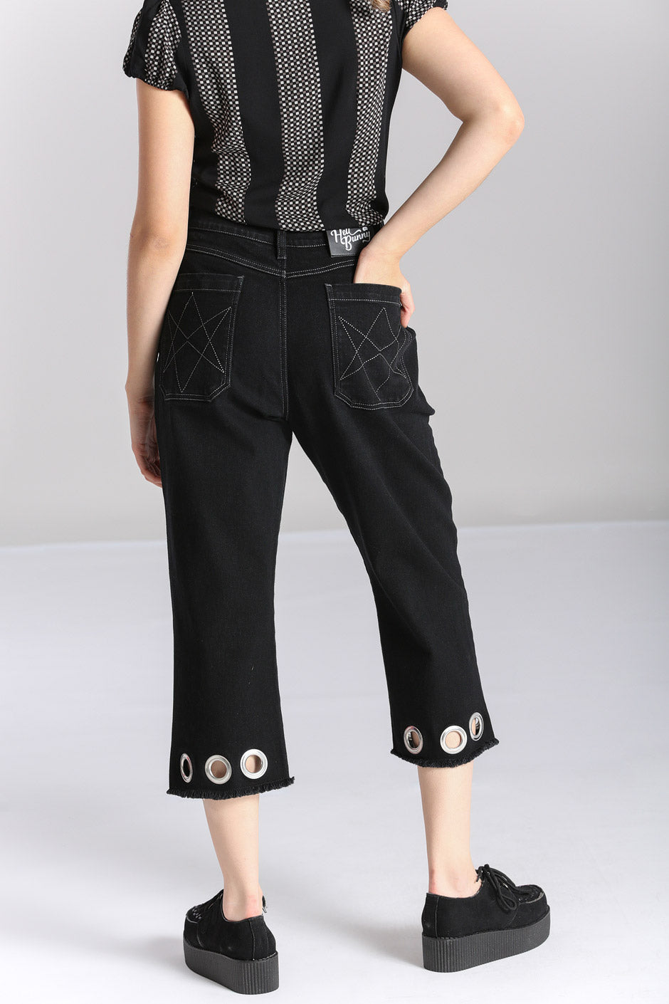 【YOURNUS】Kerrigan Black Crop Denim Pants Destroya Cropped Jeans – Hell Bunny