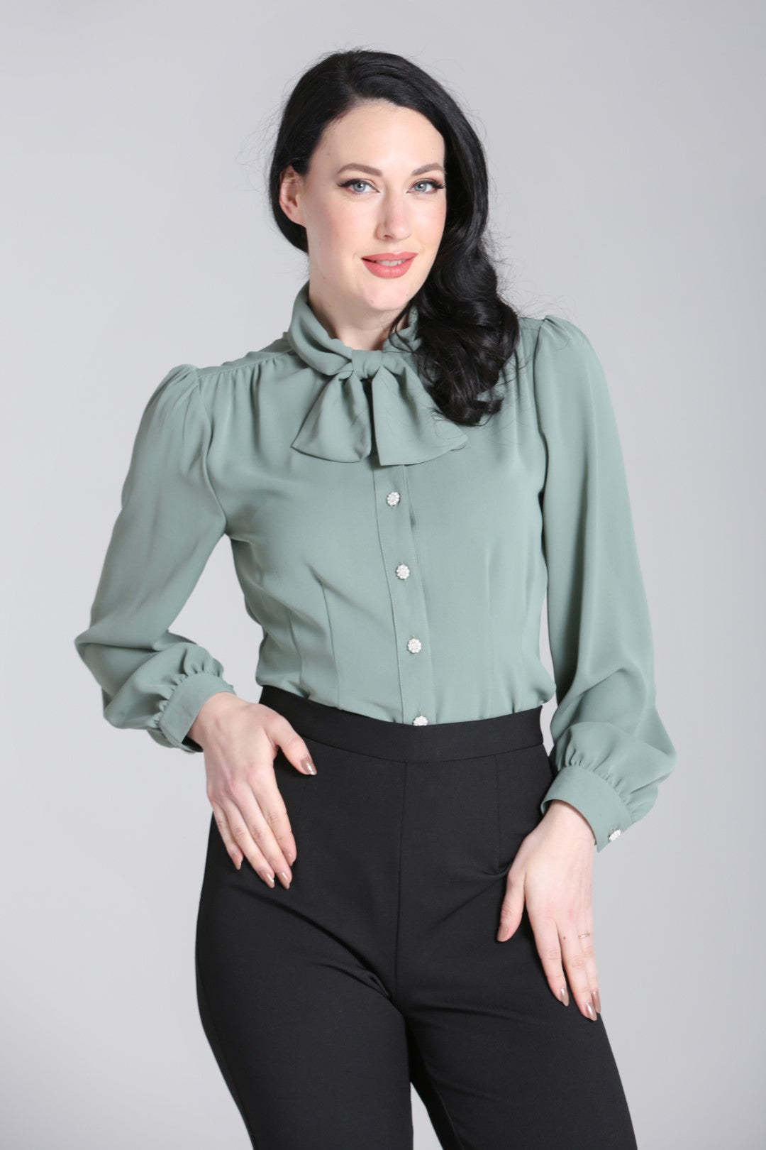 Mia Blouse Green – Hell Bunny