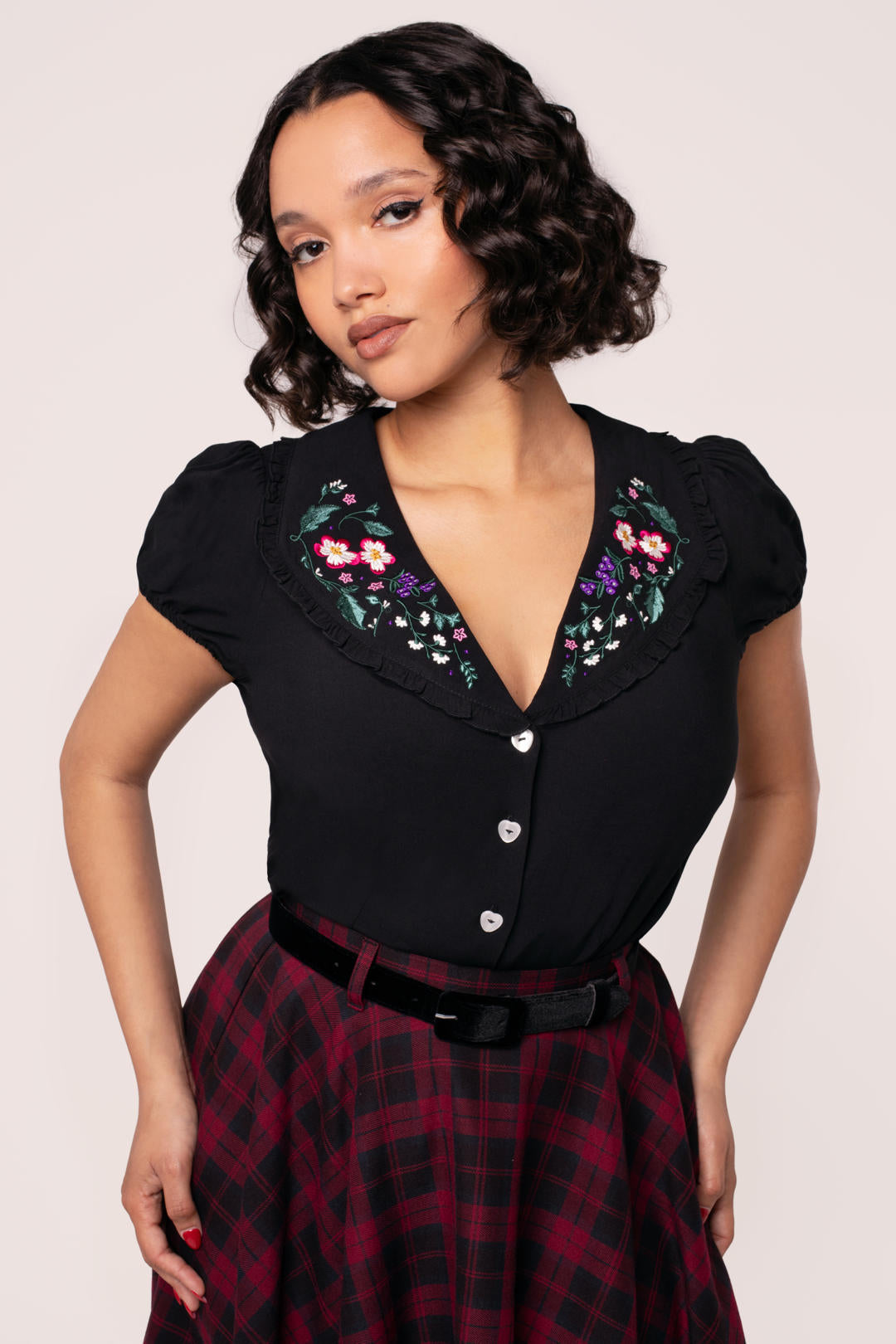 【美品】yilon Joli flower blouse black J.Kim ~ Petal Black Long Sleeve | MAIMOUN