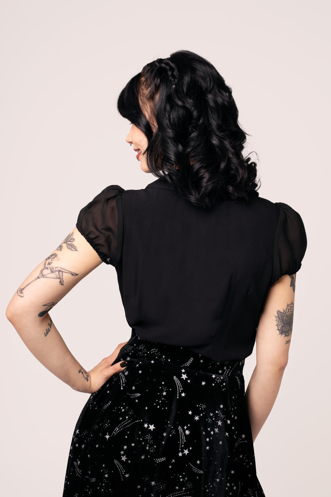 Charming Blouse – Hell Bunny