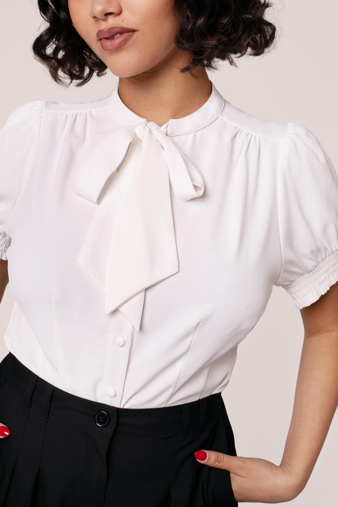 HEVE 新作two charm blouse　バニラ HEVE 新作two charm blouse バニラ two charm blouse バニラ | HEVE